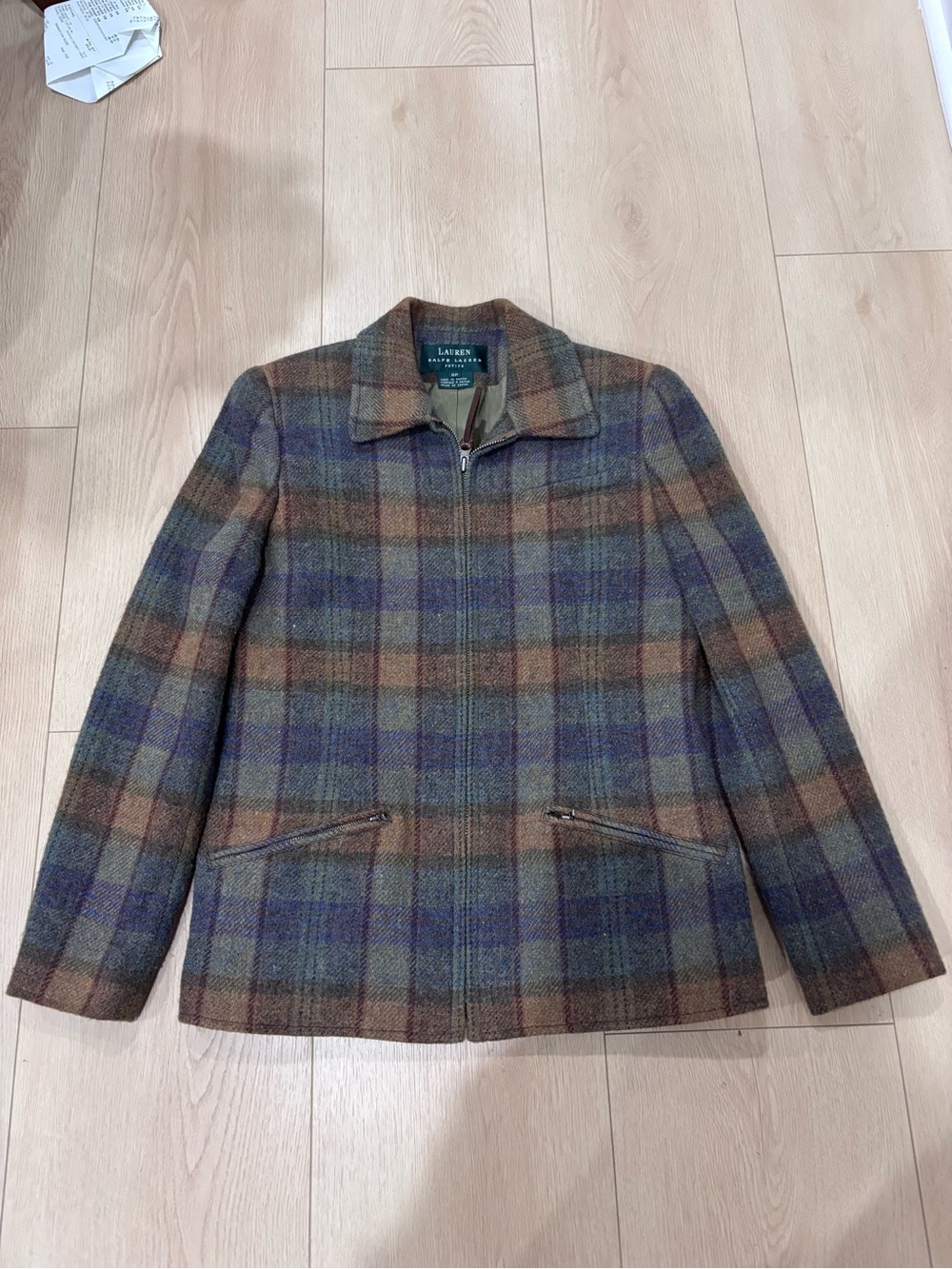RALPH LAUREN Women's Wool Plaid Full Zip Leather
Collar Lined Coat Size 6P‎